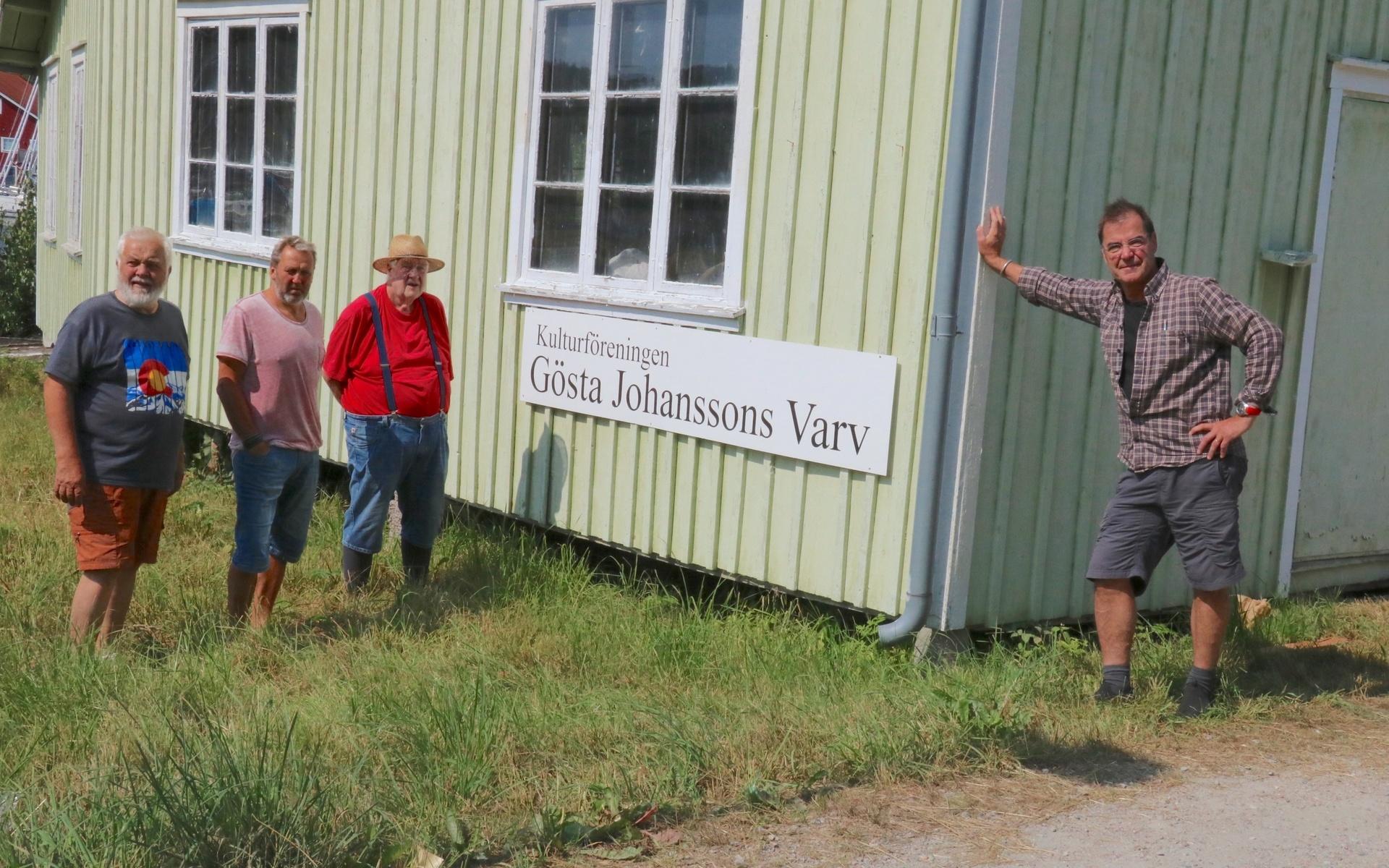 Det gröna varvet, Gösta Johanssons varv i Kungsviken ska säljas. Föreningen som hyr lokalerna vill köpa men har inte pengarna, Justus Hultgren, Dan Nilsson, Magnus Zackrisson och Anders Åhman vädjar nu till Orustborna om ekonomiskt bidrag till föreningen. 