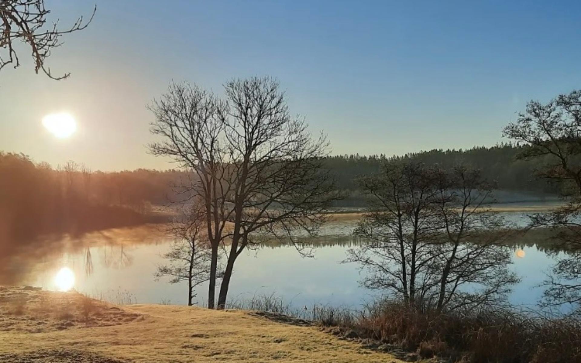 Vårdagjämning vid Assmunderödssjön, Orust.