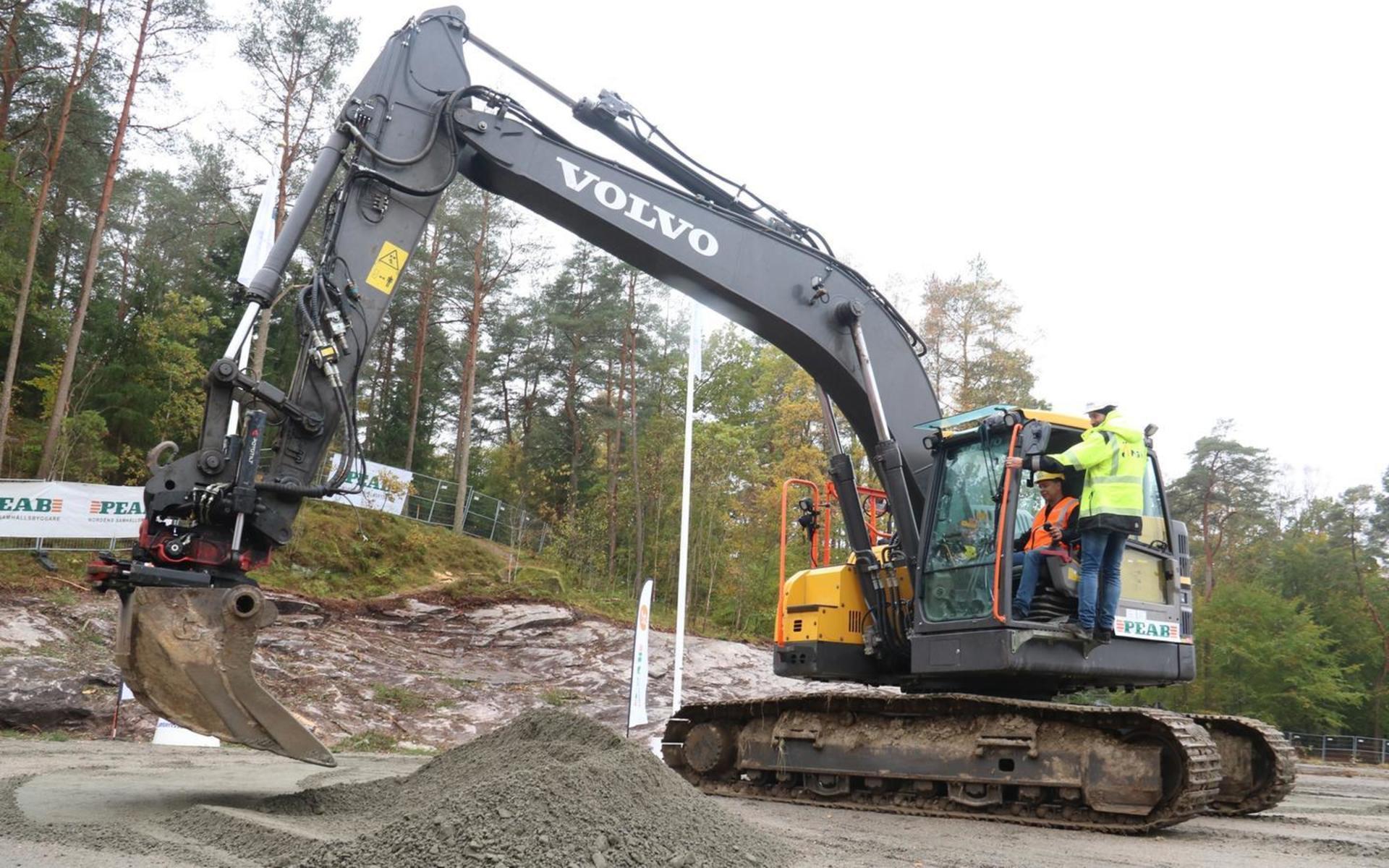 Första grävtaget för Hallernas högstadium tas den 19 oktober. I den tre våningar höga byggnaden kommer det finnas plats för 540 elever och inflyttning planeras till hösten 2023.