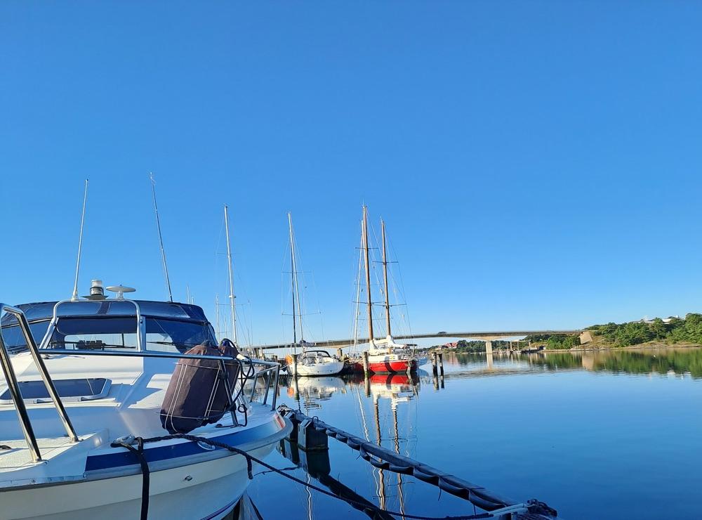 25/8 klockan 8 på morgonen vid Stenungsunds brygga.